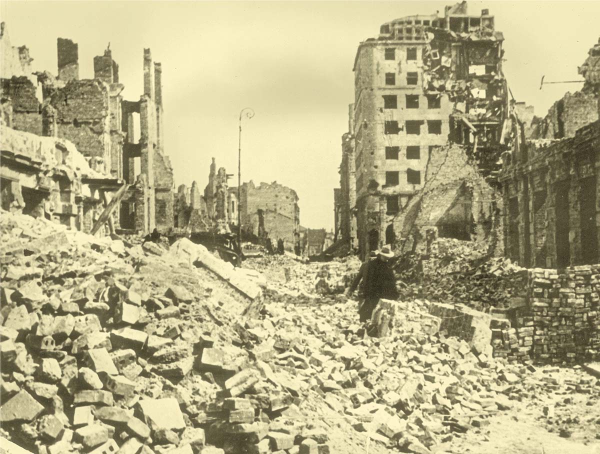 Россия после второй мировой. Бомбежка Дрездена. Разрушенный город после войны 1941-1945.