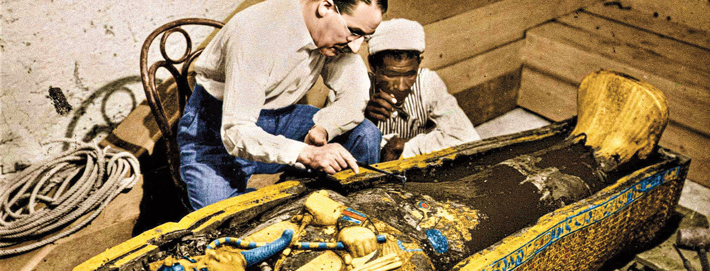 People inspecting King Tut&apos;s tomb
